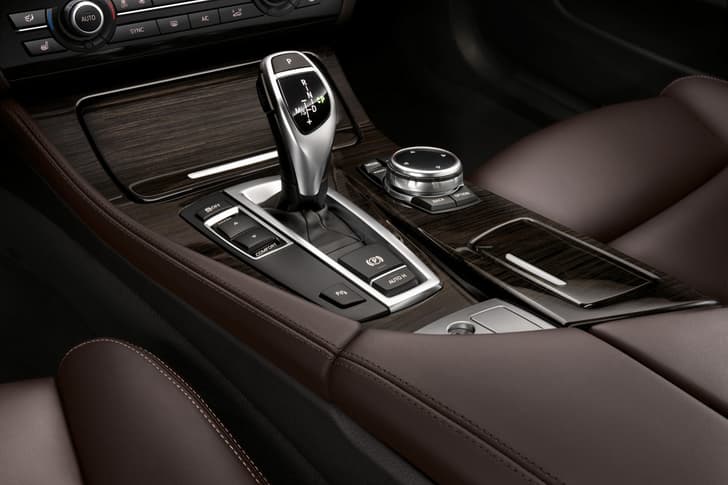 BMW 5-series facelift photo gallery